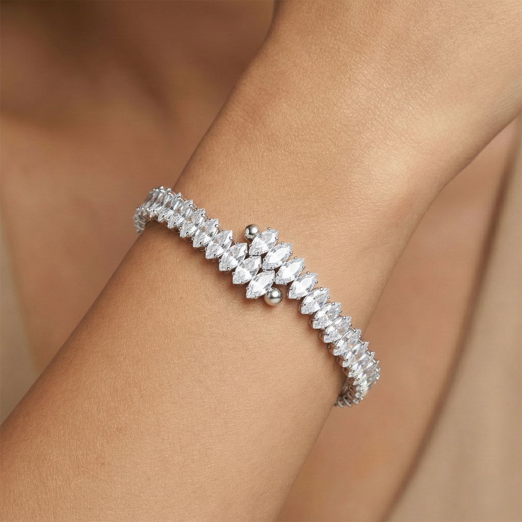 Weißer Zirkonia Armreif, flexibel (ca. 17 cm - 19.75 cm), Nickelfreies Messing