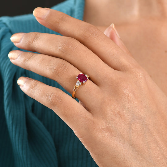 D'Joy - Herzlinie Afrikanischer Rubin (Fissure gefüllt), Weißer Zirkon Ring 925 Silber Rhodiniert und 750 Gelbgold Vermeil (Größe 19.00) ca. 1.99 ct