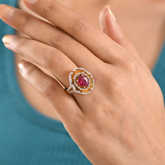 D'Joy - Liebe in Blüte Afrikanischer Rubin (Fissure gefüllt), Weißer Zirkon Ring 925 Silber 750 Gelbgold Vermeil (Größe 20.00) ca. 3.75 ct