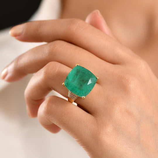 D'Joy - Hoch gefasster Cocktail Smaragd-Quarz Triplette, Weißer Zirkon Ring 925 Silber 750 Gelbgold Vermeil (Größe 18.00) ca. 24.64 ct