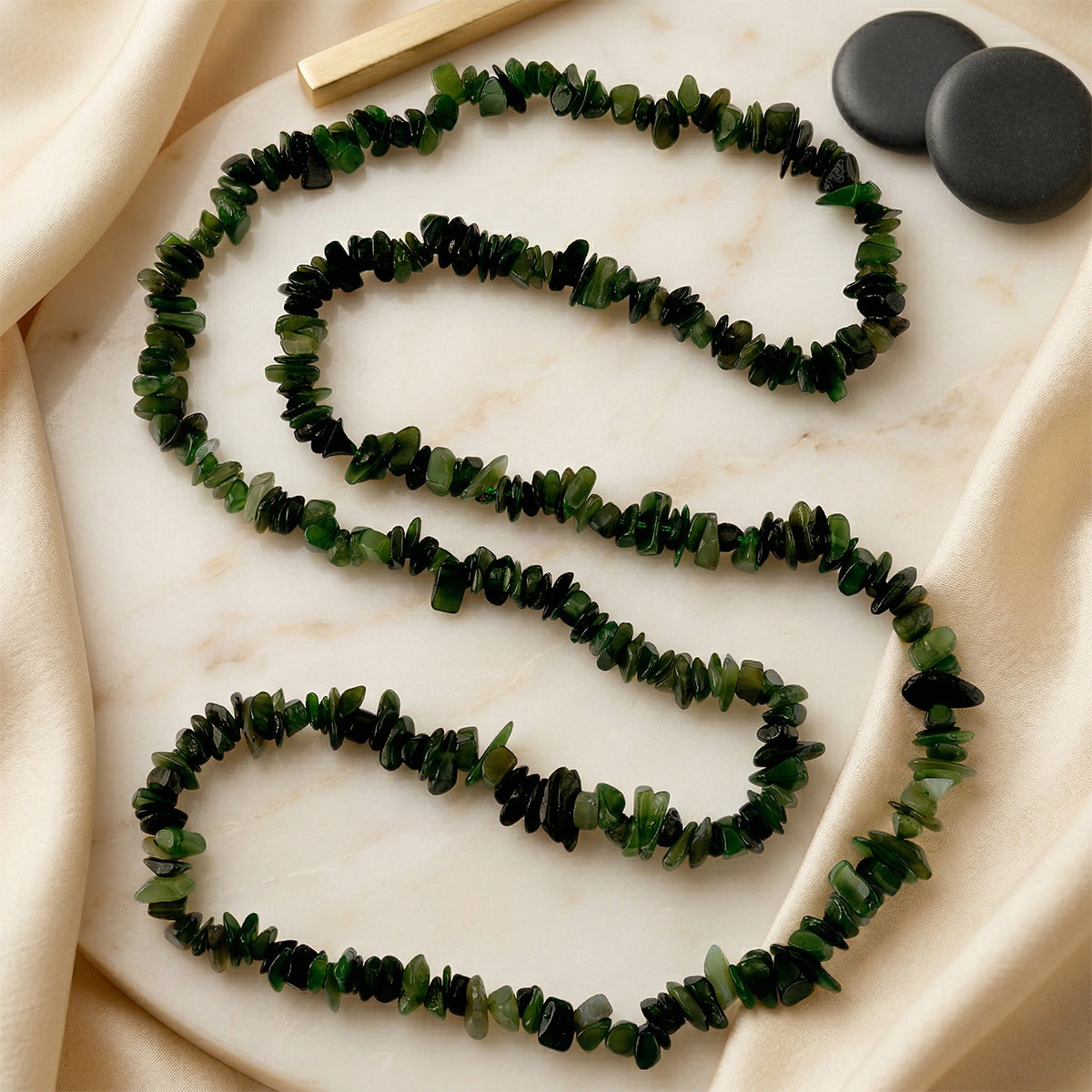 Nephrit Jade Halskette 81 cm ca. 300.00 ct
