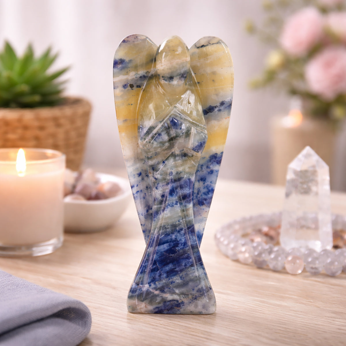 LIVMORE Handgeschnitzte Schutzengel Figur Sodalith ca. 7,62 cm Dunkelblau