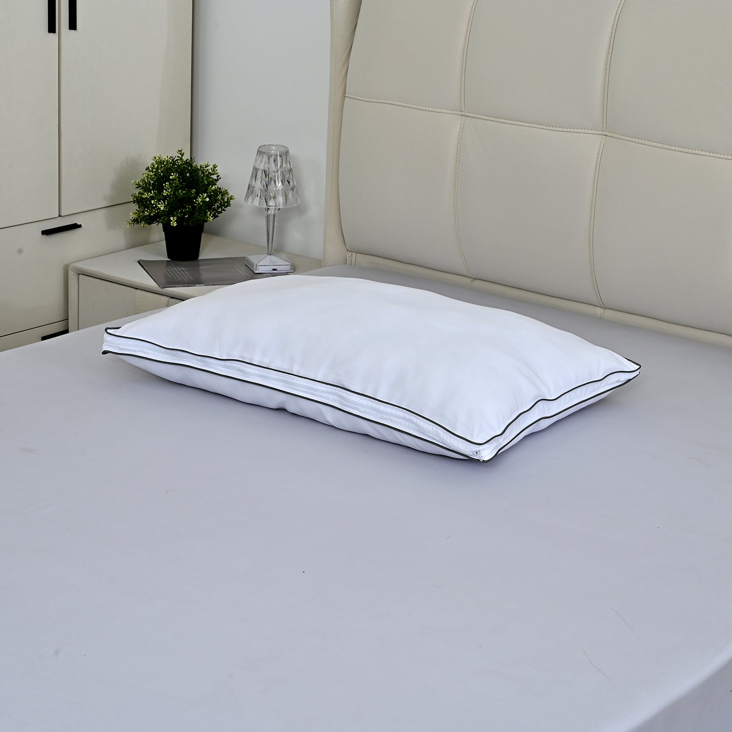 Poack pillow  Top fabric : 85gsm Top  Filling:250gsm polyester  Bottom fabric : 85gsm Top  Filling:250gsm polyester