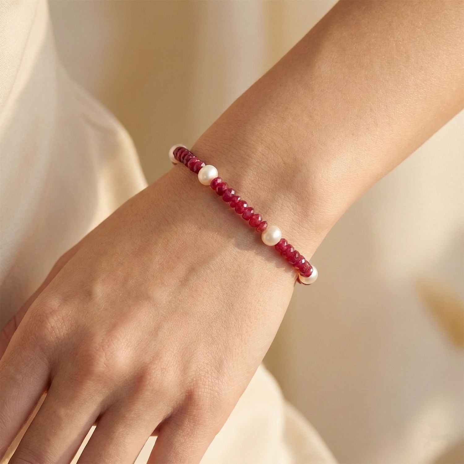 Afrikanischer Rubin (Fissure gefüllt), Süßwasser Perle (2-3 mm) Armband ca. 20 cm 925 Silber rhodiniert