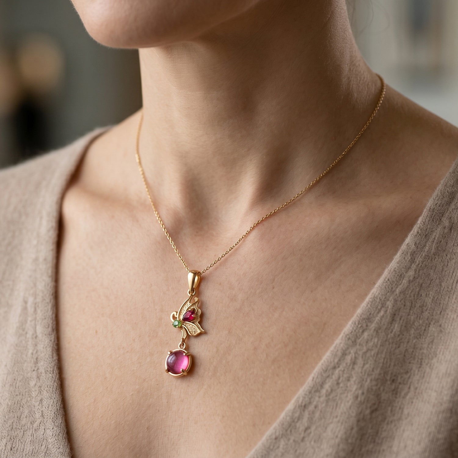 D'Joy Flamingo Mondstein, Natürlicher Rhodolith Granat Anhänger 925 Silber 750 Vergoldet ca. 1.66 ct