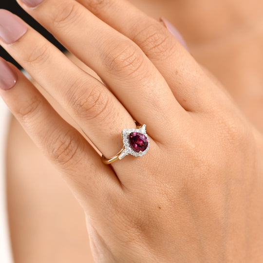 LUXURIANT  (10-16 Werktage Lieferzeit)  2,43 ct. AAA Farbwechsel Granat und Labor Diamant Ring in 417 Gold