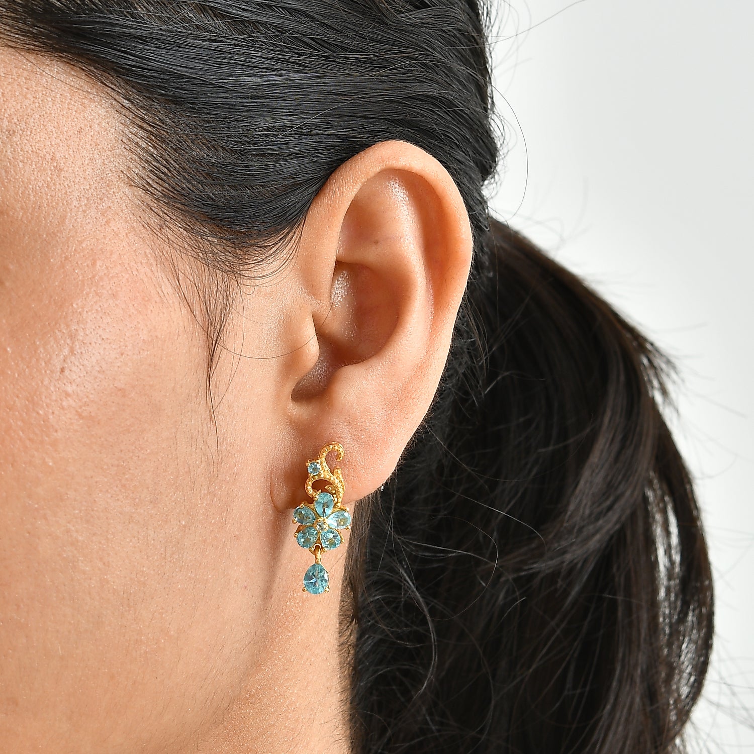 EverTrue AA blaue Apatit Ohrringe, Bronze mit Gelbgold E-Beschichtung - 2,59 ct.