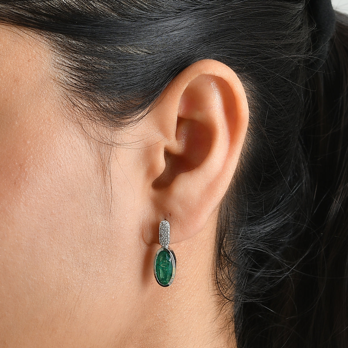 EVER TRUE Smaragd-Quarz Triplette, Weißer Zirkon Ohrringe Reine Bronze ca. 5,26 ct.