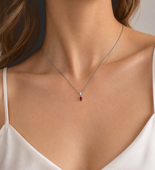 D'Joy AAA Roter Saphir Anhänger 925 Silber Rhodiniert ca. 0,42 ct.
