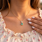 LUXURIANT DIAMOND - AAA Lab Grown Kolumbianischer Smaragd, Weißer Zirkon Anhänger 925 Silber 750 Gelbgold vermeil ca. 0,74 ct.