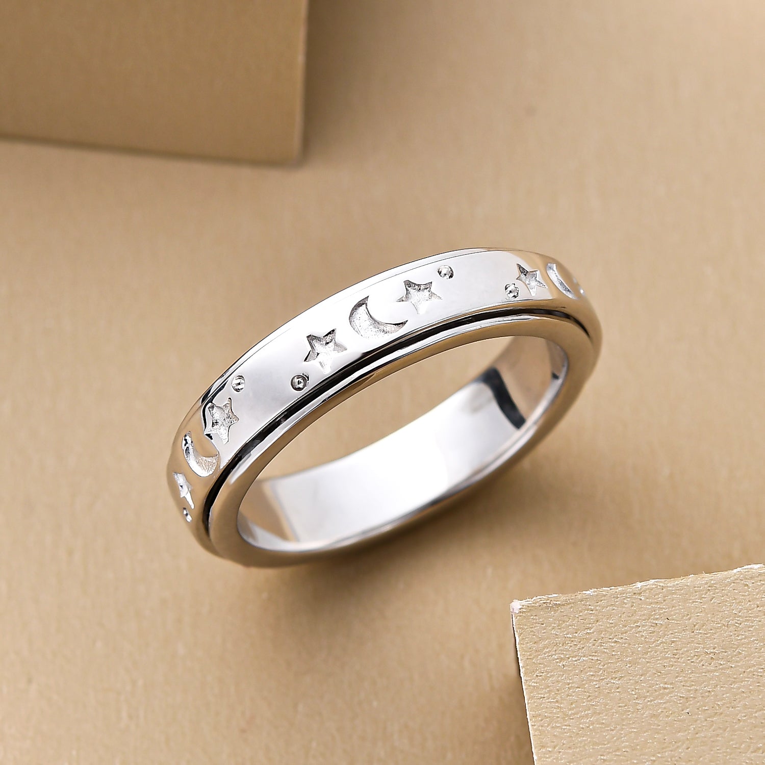 Mond und Sterne Spinning-Ring, reines, ionenbeschichtetes Messing (Größe 17.00) ca. 4,50g