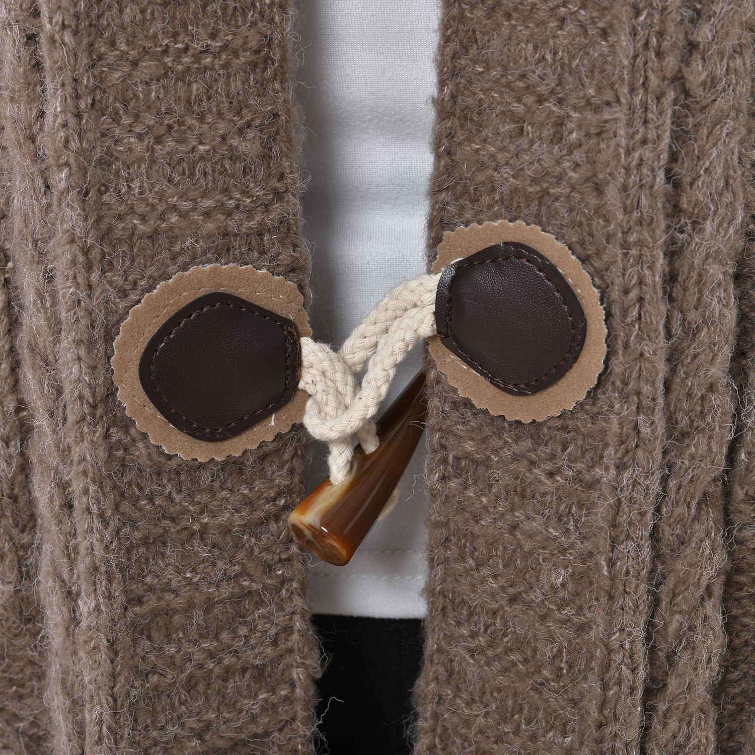 Lange Strickjacke mit Schlaufe, 87x44x60, Braun
