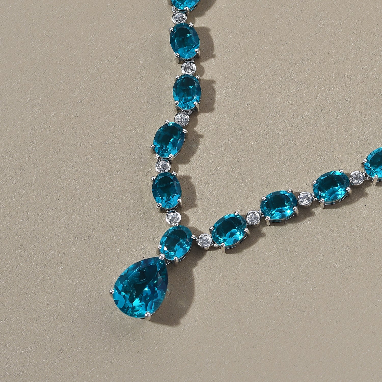 Capri-Blau Triplette Quarz-Collier, ca. 45 cm, 925 Silber platiniert ca. 38.95 ct