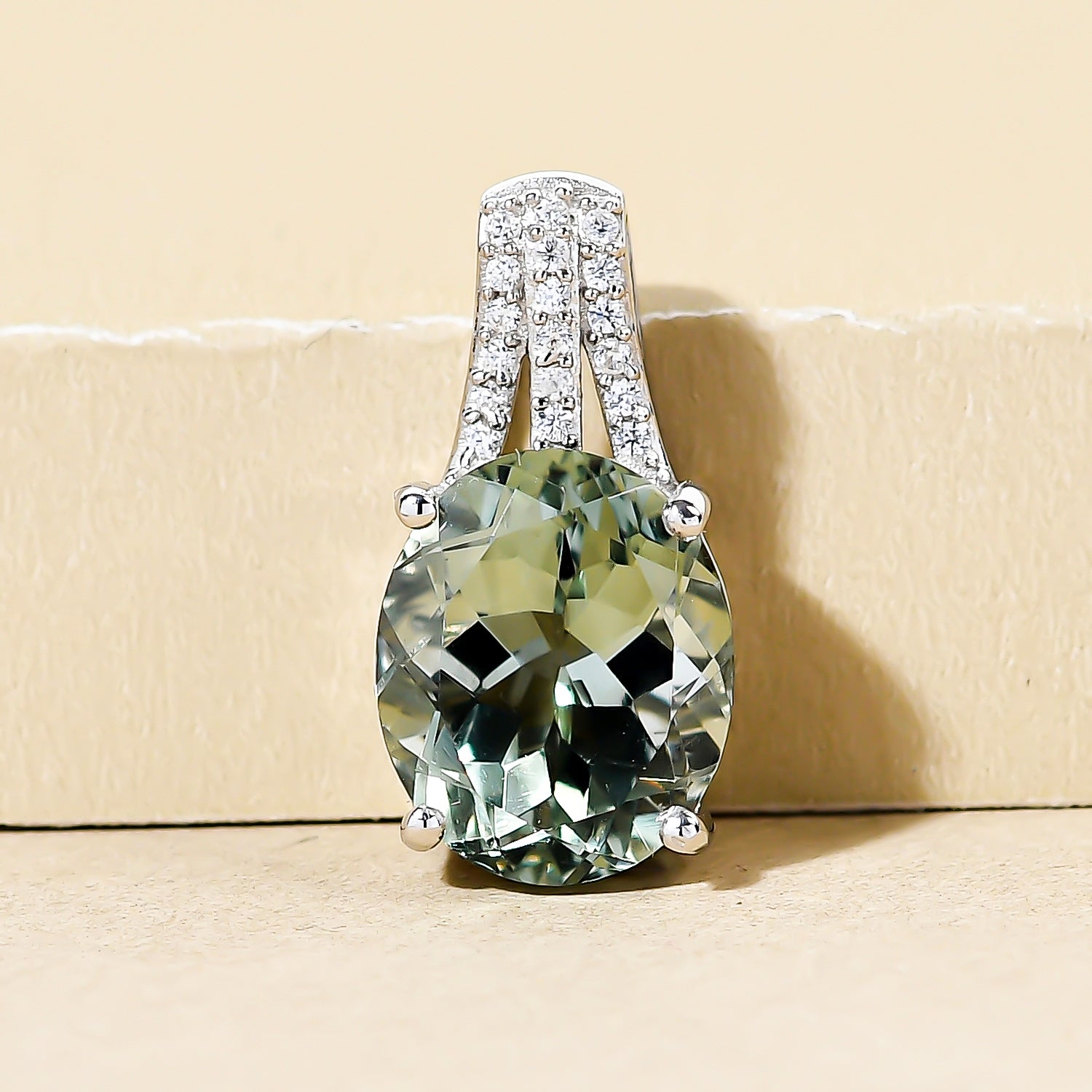 Prasiolith und weißer Zirkon-Anhänger, 925 Silber platiniert ca. 4,57 ct