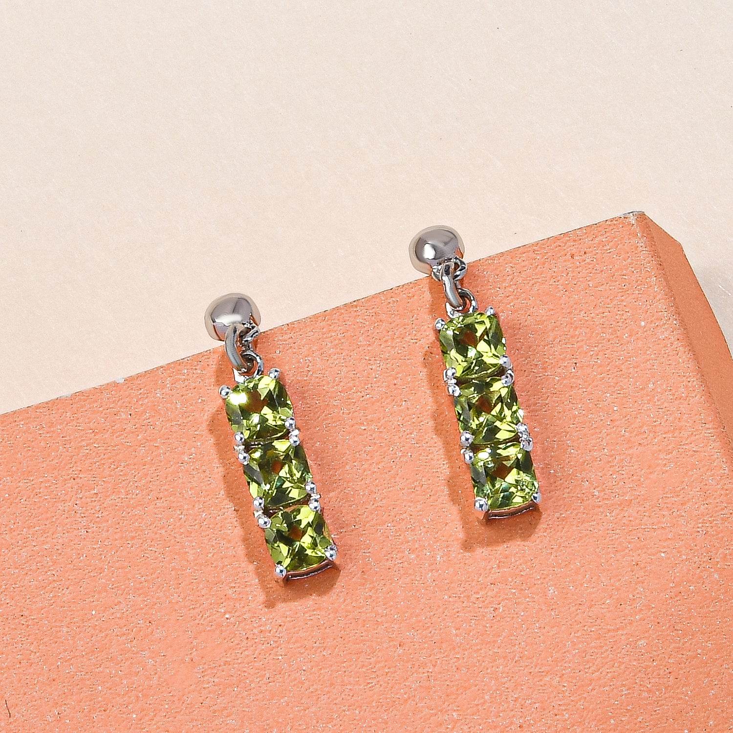 Natürliche Peridot-Ohrringe, 925 Silber platiniert ca. 1,05 ct