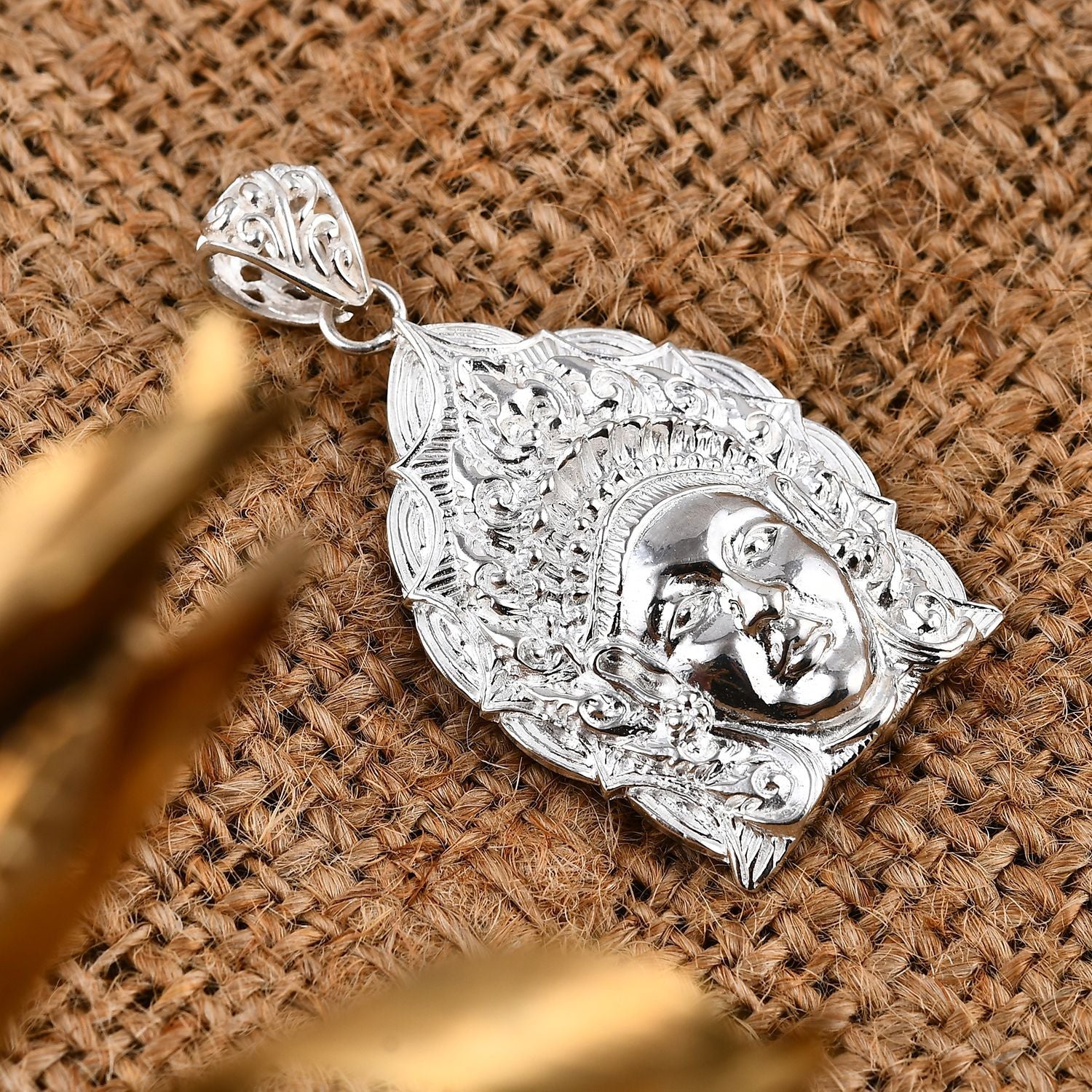 Royal Bali Kollektion- Anhänger und Ring mit Bali-Prinzessinnen-Motiv