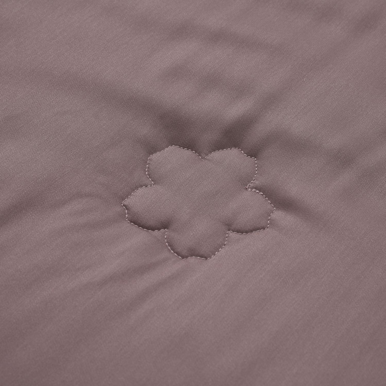 Serenity Night - 100% Bambus-Steppdecke mit Bambusfüllung und 2er-Set Bambus-Kissenbezüge Mauve
